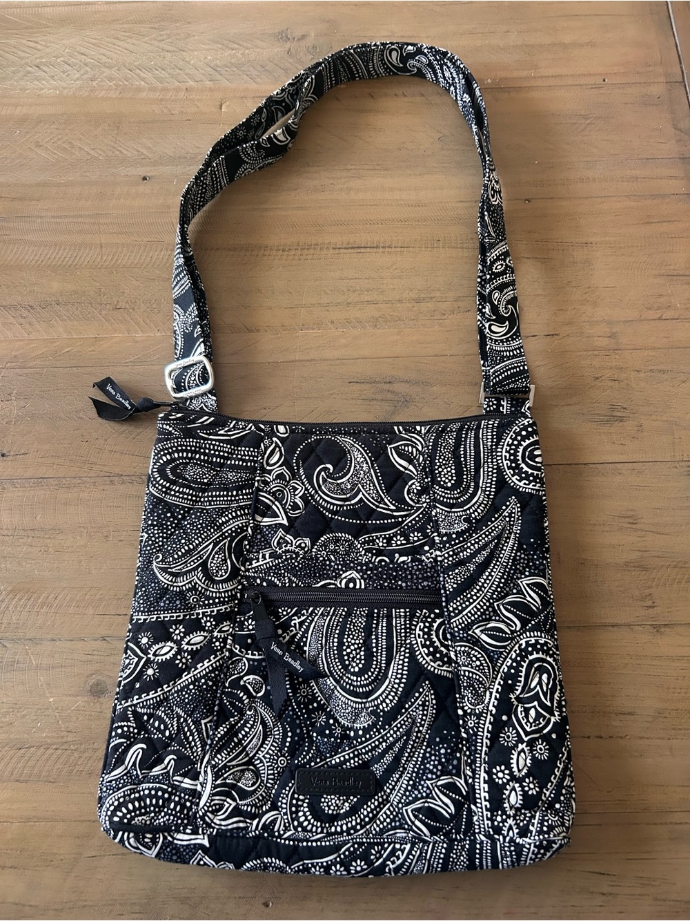 Vera Bradley Black & White Paisley Quilted Crossbody Shoulder Bag - Picture 2 of 7